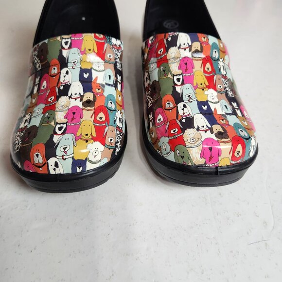Easy Works by Easy Street Laurie Women's Size 10W Dog Print Slip-On Clogs - Picture 2 of 9